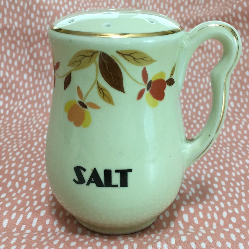 Hall’s stove salt shaker, Jewel Tea pattern